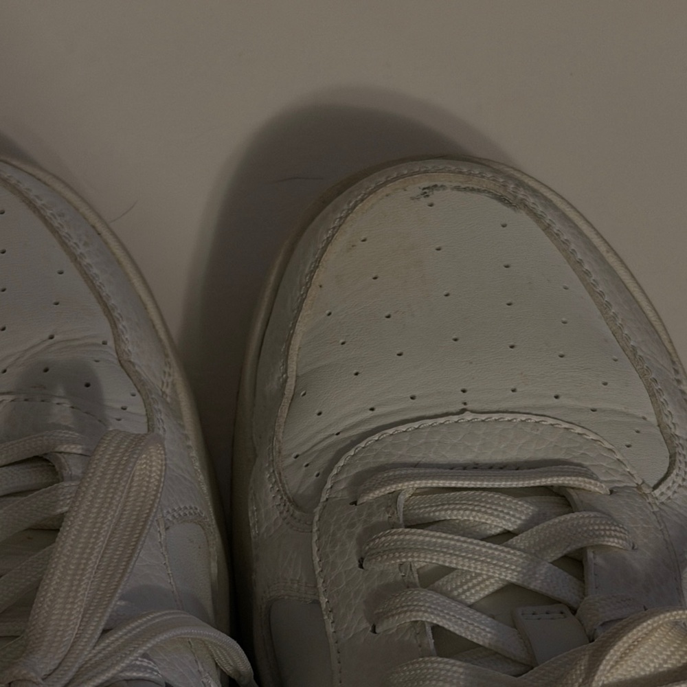 ALO Yoga White Athletic Shoes - Picture 5 of 5